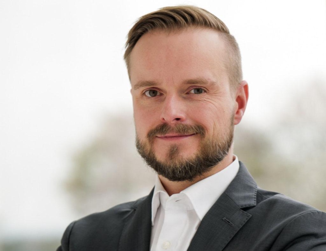 Mike Ranieri Ranieri eröffnet Standort in Frankfurt und holt Michael Röder