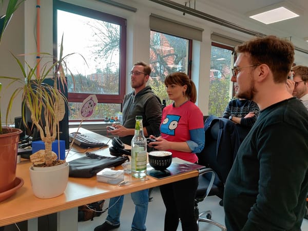 Judith Gerlach klopft bei Pixel Maniacs an die Tür