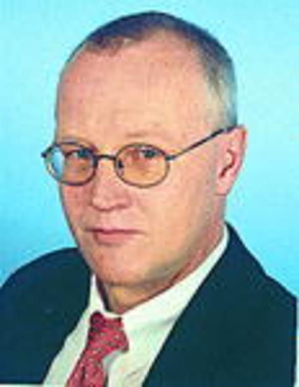 Cornelsen hilft Hochwasseropfern