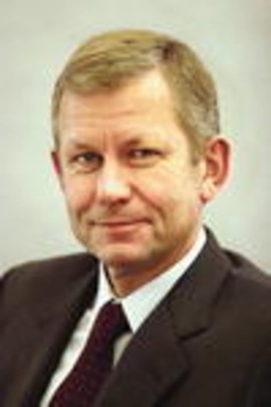 Karstadt korrigiert Prognosen nach unten