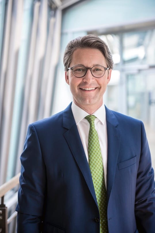 Bundesverkehrsminister Scheuer eröffnet mit Bär und Laschet die gamescom