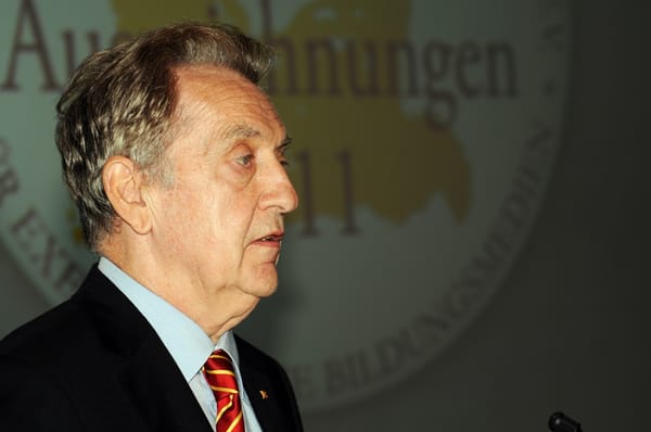GPI verleiht Comenius Medaillen und Siegel