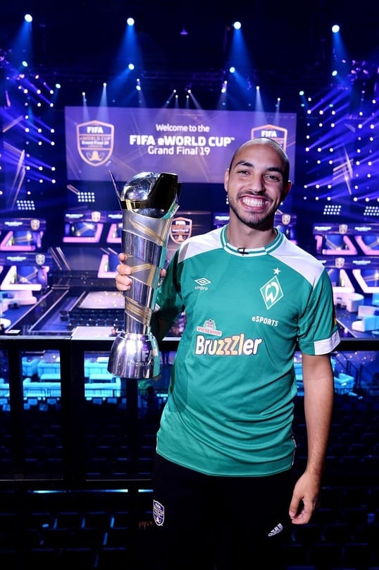 Deutscher eSportler MoAuba ist FIFA-Weltmeister