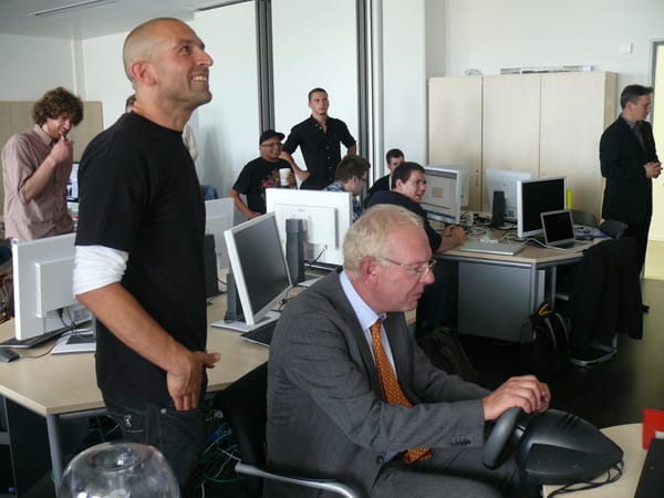 Medienminister Kreuzer besucht Hochschule Kempten