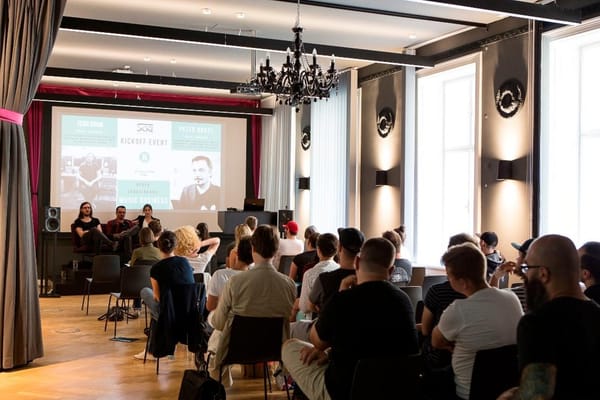 Anita Sarkeesian zu Gast bei SUBOTRON pro games