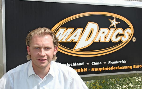 Madrics Media: Storms steigt auf