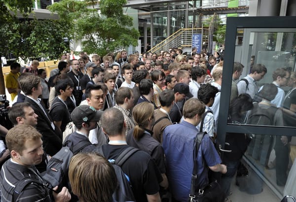 Gamesfans nehmen Messehallen in Besitz