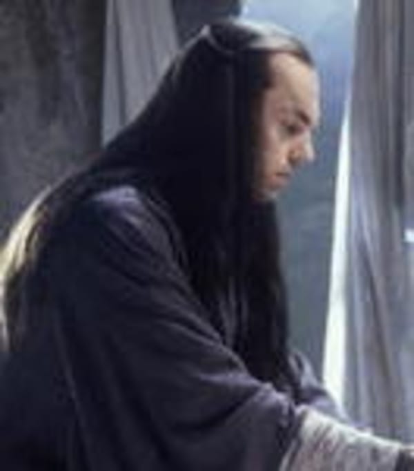 Hugo Weaving spricht für EA-Game