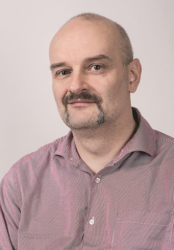 SAE holt Ewers als Lehrkraft