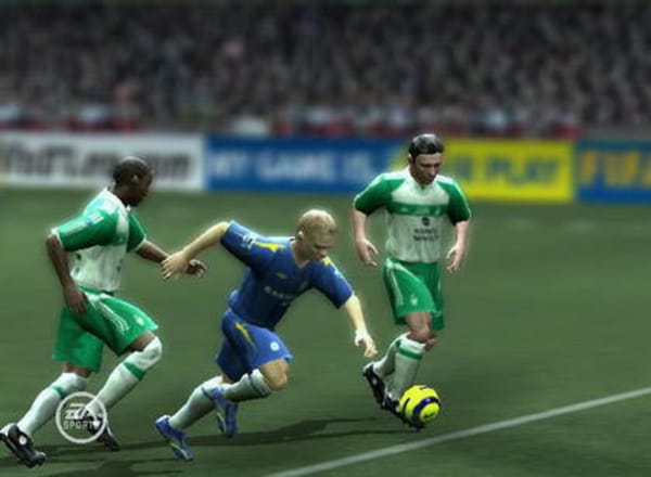 "FIFA Football" und "PES" spielen 360-exklusiv