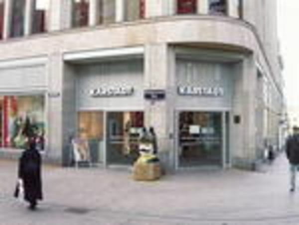 Kartellamt segnet Verkauf der Karstadt-Warenhäuser ab