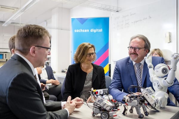 Digital-Tour: Staatssekretär Brangs besucht Robotik-Zentrum in Leipzig