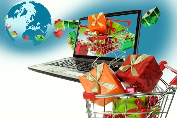 Jeder dritte Deutsche kauft Weihnachtspräsente im Netz