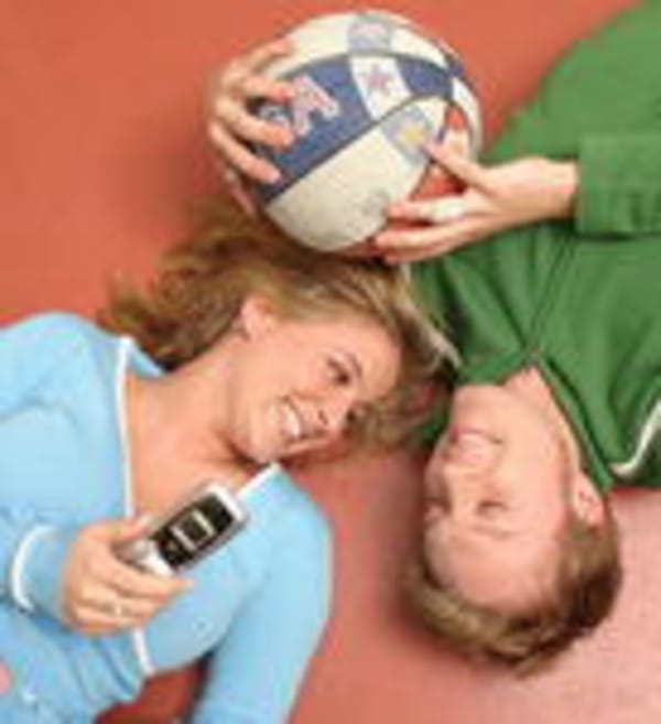 Studie: Kids geben Rekordsumme für Mobilfunk aus