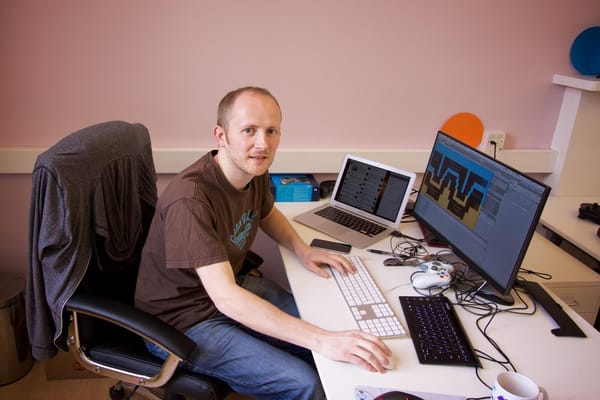 Gowland unterschreibt bei Headup