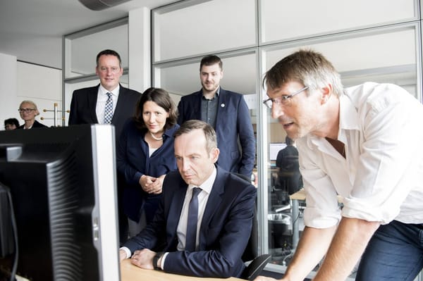 Politiker besuchen Blue Byte in Mainz