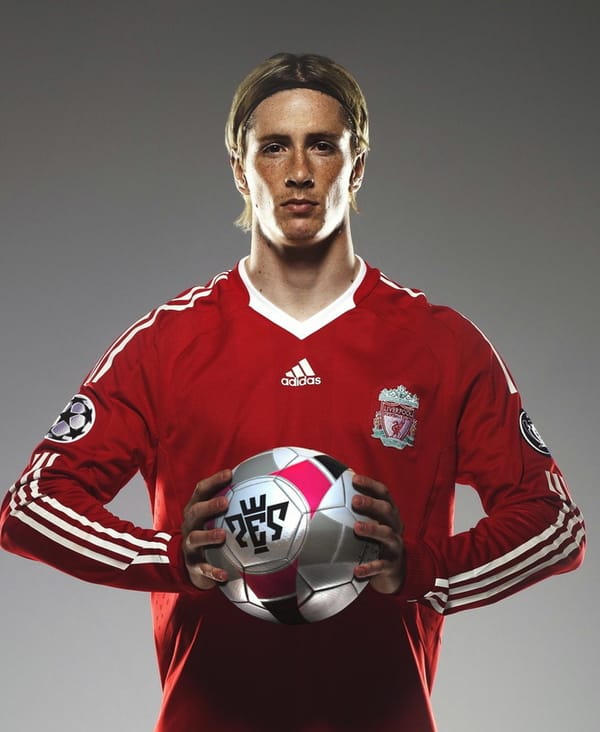 Messi und Torres stürmen für Konami