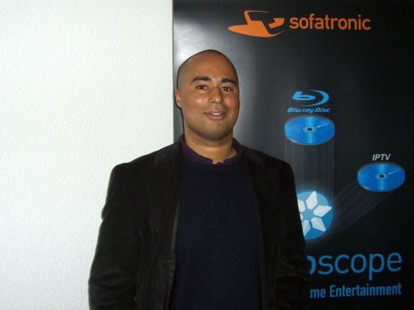 Larbi verstärkt sofatronic