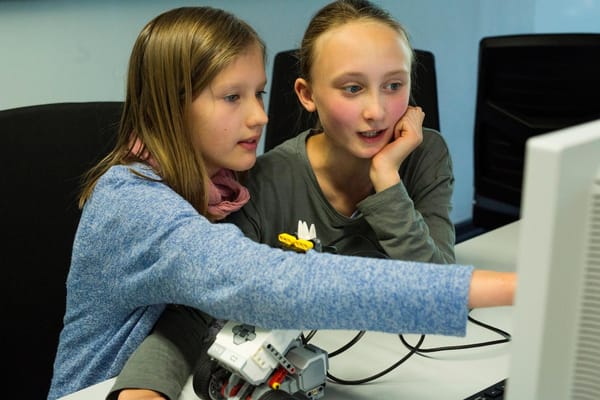 HTWK Leipzig eröffnet Robotik-Zentrum