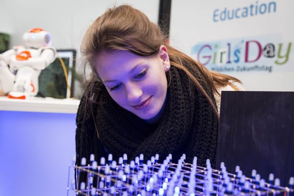 Branche öffnet Türen für Girls' Day 2016