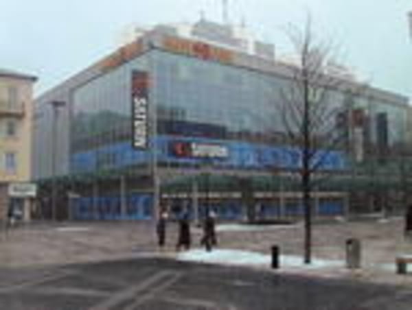 Media-Saturn lässt Metro strahlen