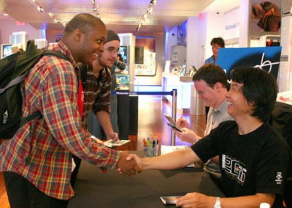 Miyamoto besucht Nintendo World Store