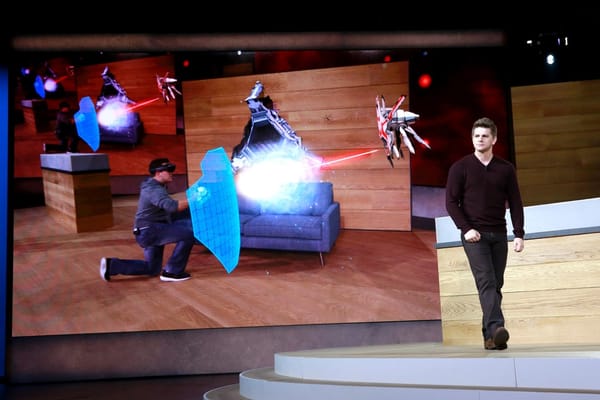 Microsoft kündigt erste HoloLens-Development-Kits für 2016 an