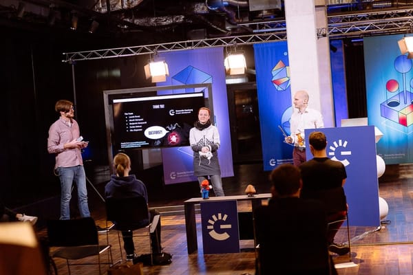 Absolventen des Games Lift Inkubators stellen Projekte vor