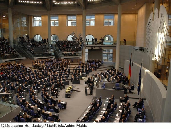 Bundestag berät über Jugendschutz