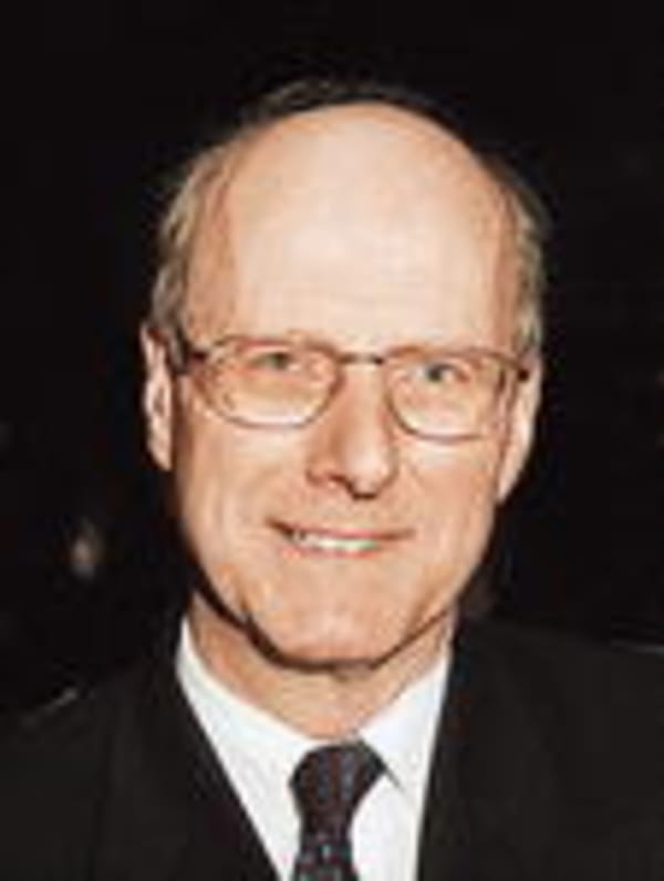 EP: spendet an SOS-Kinderdorf