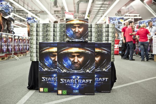 2000 begrüßten "StarCraft II" in Berlin