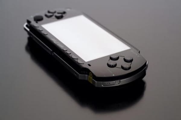 PSP: Basis-Pack, EyeToy-Kamera und GPS-Funktionen angekündigt