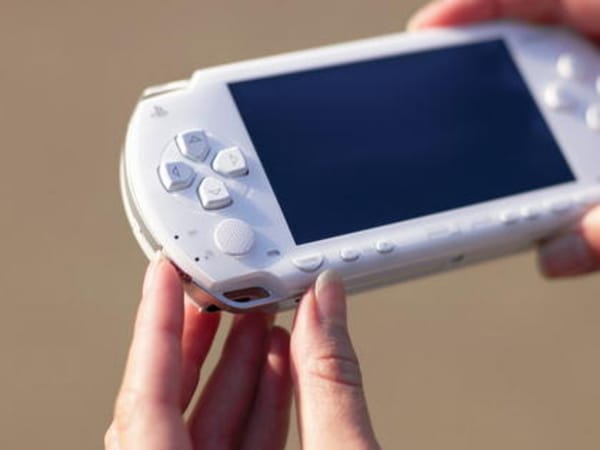SCEE bestätigt weiße PSP