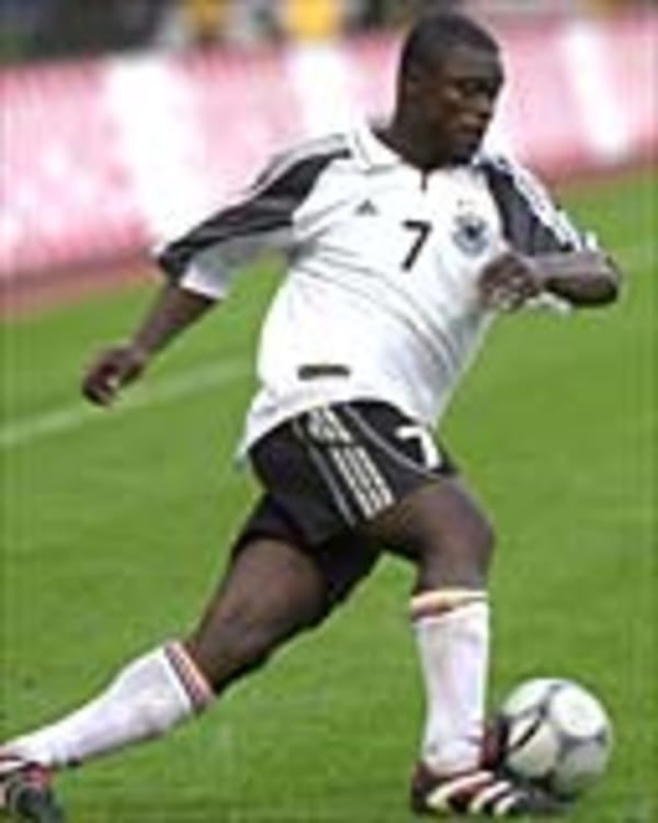 Gerald Asamoah Testimonial für "FIFA 2002"