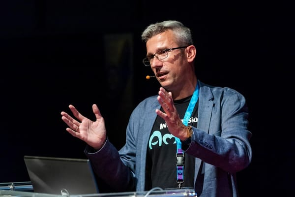 Hans Ippisch wird Dozent an zwei römischen Akademien