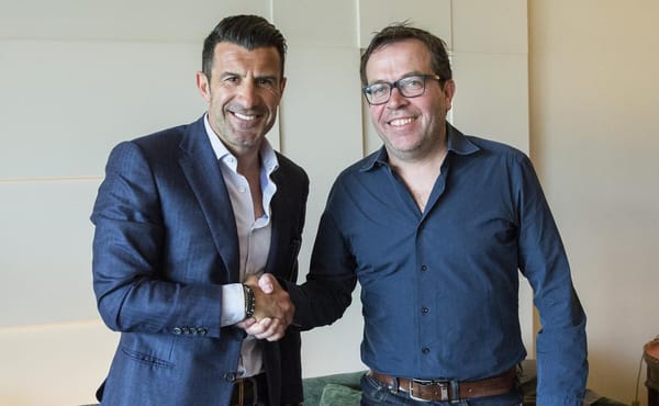 Figo unterschreibt bei Stryking