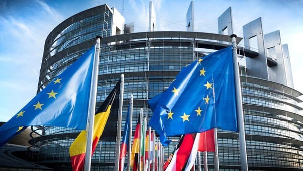 EU-Parlament nimmt Gesetze zu Digitalen Diensten und Märkten gegen Monopolfirmen an