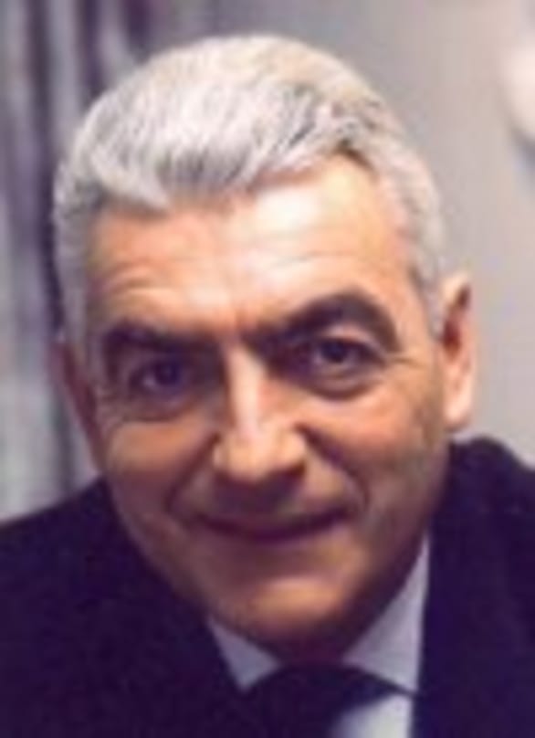 HDE rechnet für 2004 mit leichtem Umsatzplus