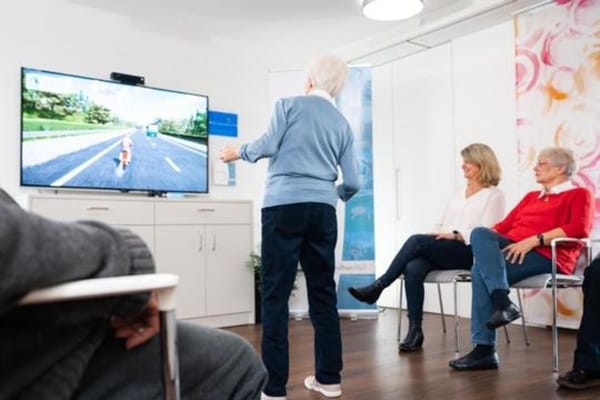 AOK stattet 50 Pflegeeinrichtungen im Südwesten mit Healthgames aus