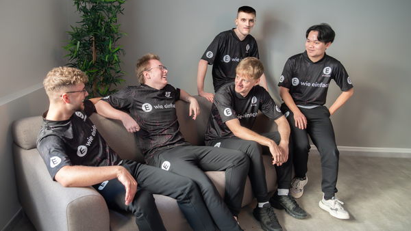 E wie Einfach verpflichtet Fabian von Riegen, Julian Berschuck und Leon Van