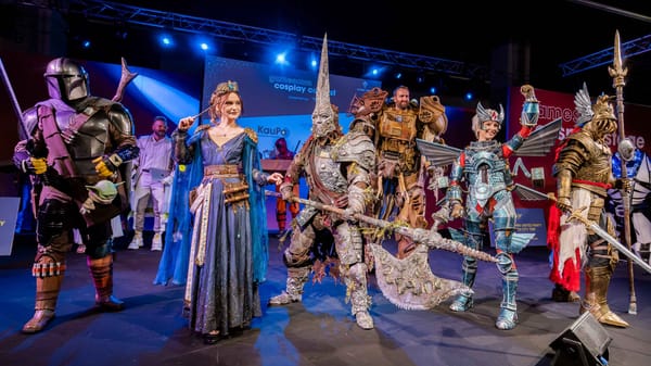 Essence Sponsors Gamescom Latam Cosplay Lounge