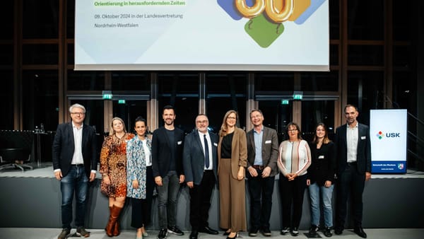  Politicians and Industry Celebrate Unterhaltungssoftware Selbstkontrolle