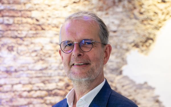 Simple, Compliant, and Aligned Users Behaviour